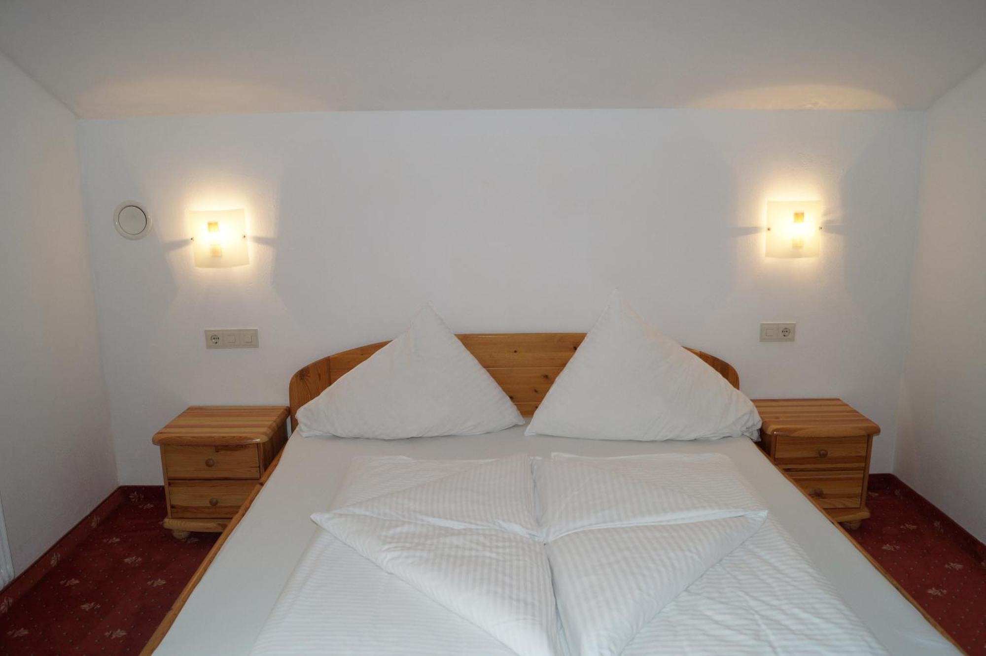 Adler Hotel-Pension Fulpmes Oda fotoğraf